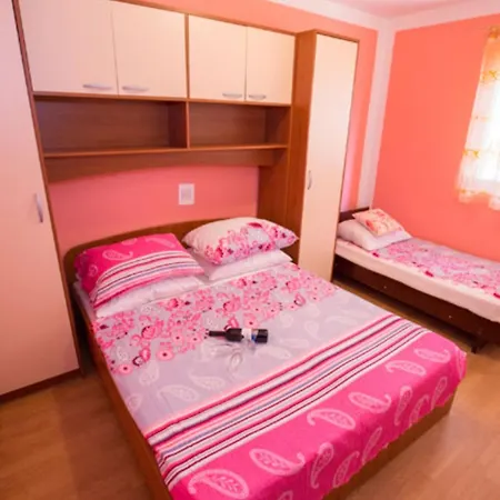 Zora Apartment Lopar