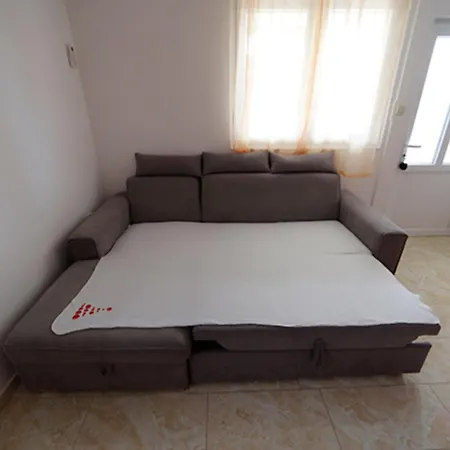 Zora Apartment