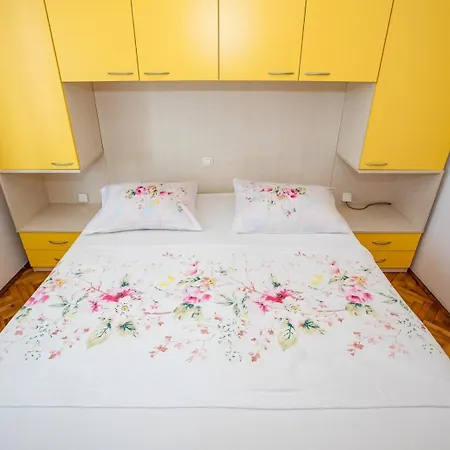 Zora Apartment Lopar