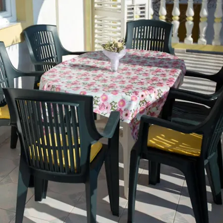 Apartment Zora Lopar