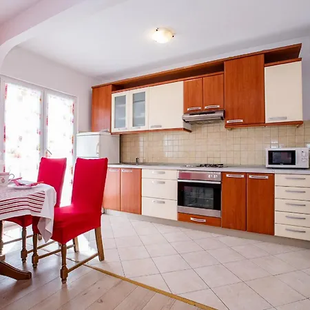 Apartment Zora *